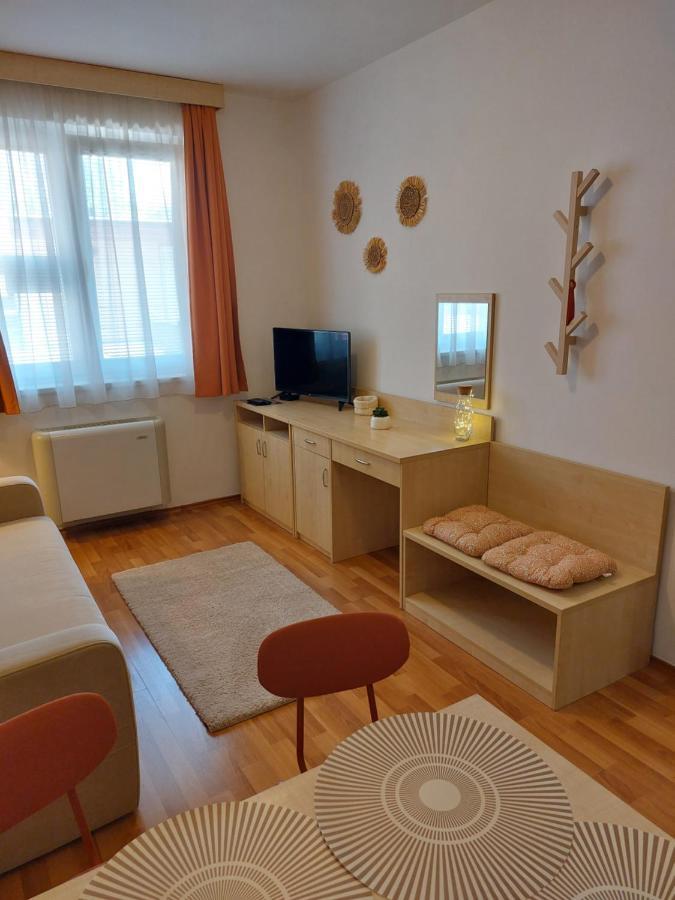 Myrelax Apartment - Гайдусобосло Екстер'єр фото